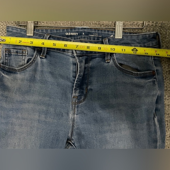 Old Navy Kicker Boot-Cut Jeans Womens 6 Short Blue Mid-Rise Stretch Denim Y2K - Picture 8 of 13
